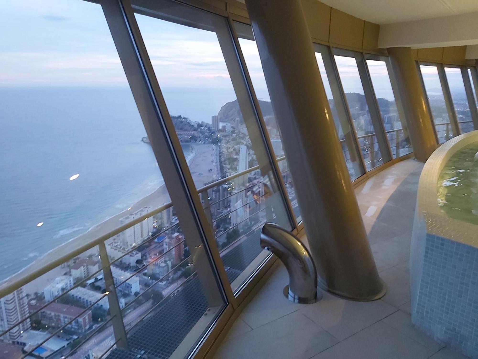 Intempo Luxury Ocean Views Resort Бенидорм Экстерьер фото